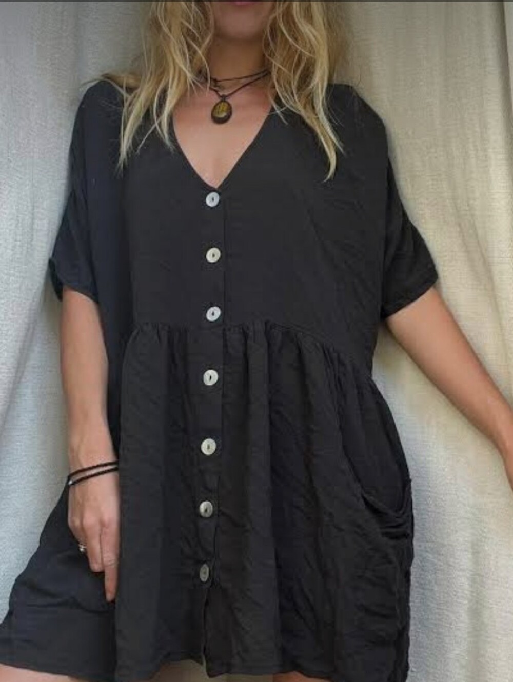 Womens Bohi Black Button-Front V-Neck Boxy Babydoll Top